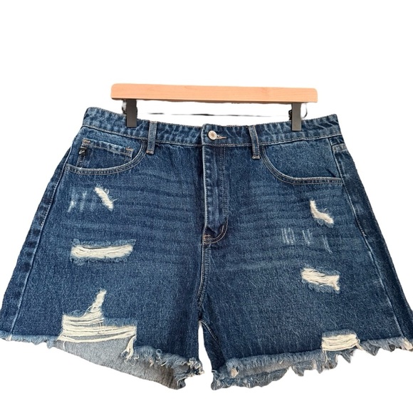 KanCan Pants - KanCan Denim Distressed Women's Shorts size 13/W30